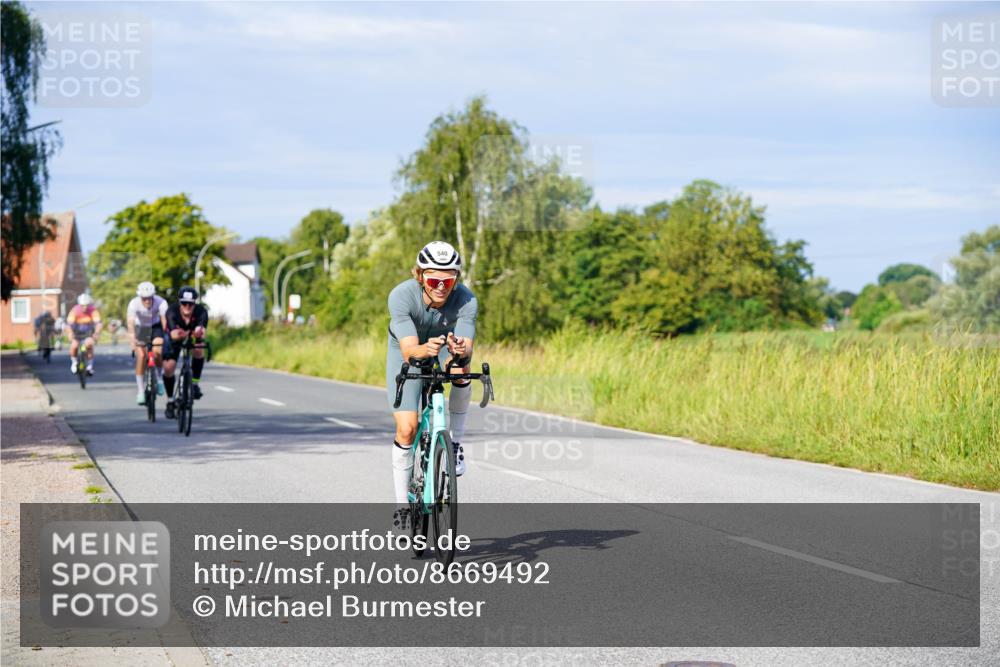 31.08.2025 - Elbe Triathlon Hamburg Michael Burmester http://msf.ph/oto/8669492 31.08.2025 09:53:10 Radfahren 453, 457, 503, 540, 704, 870 meine-sportfotos.de