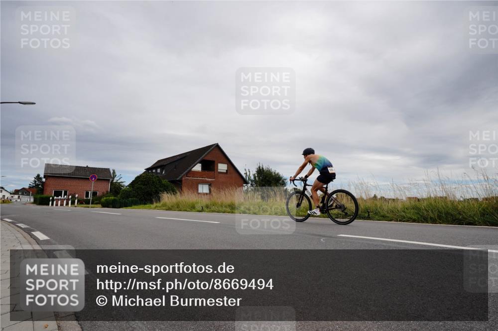 31.08.2025 - Elbe Triathlon Hamburg Michael Burmester http://msf.ph/oto/8669494 31.08.2025 14:19:55 Radfahren 158, 164 meine-sportfotos.de