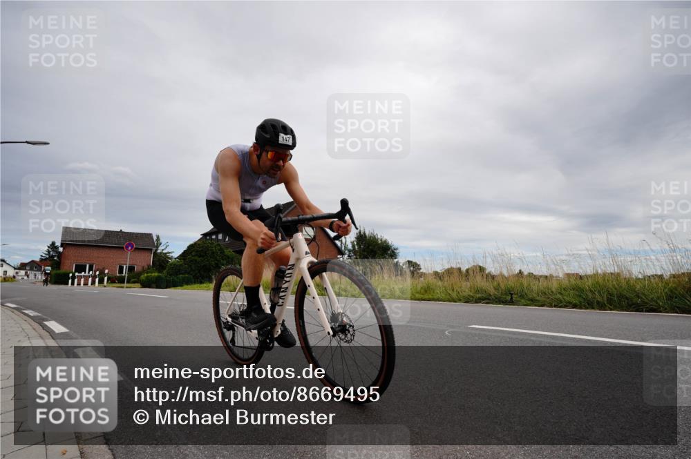31.08.2025 - Elbe Triathlon Hamburg Michael Burmester http://msf.ph/oto/8669495 31.08.2025 14:19:58 Radfahren  meine-sportfotos.de
