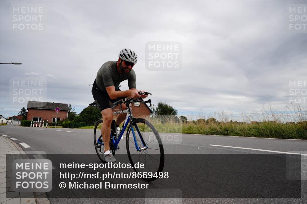 31.08.2025 - Elbe Triathlon Hamburg Michael Burmester http://msf.ph/oto/8669498 31.08.2025 14:20:19 Radfahren 135 meine-sportfotos.de