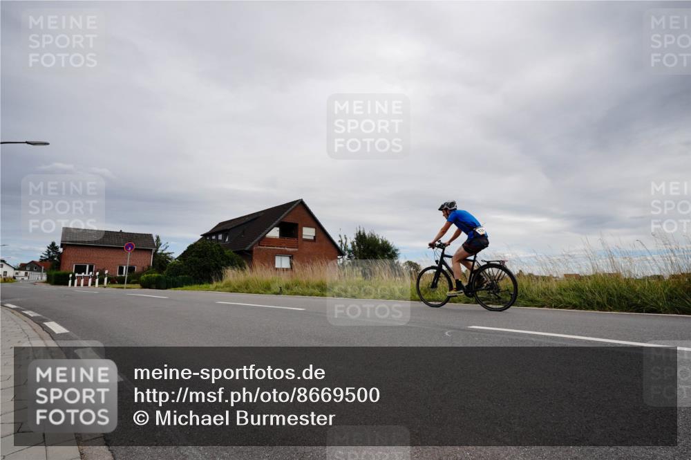 31.08.2025 - Elbe Triathlon Hamburg Michael Burmester http://msf.ph/oto/8669500 31.08.2025 14:20:47 Radfahren 129 meine-sportfotos.de