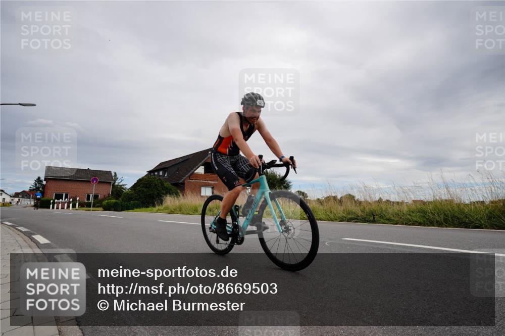 31.08.2025 - Elbe Triathlon Hamburg Michael Burmester http://msf.ph/oto/8669503 31.08.2025 14:20:50 Radfahren 129 meine-sportfotos.de