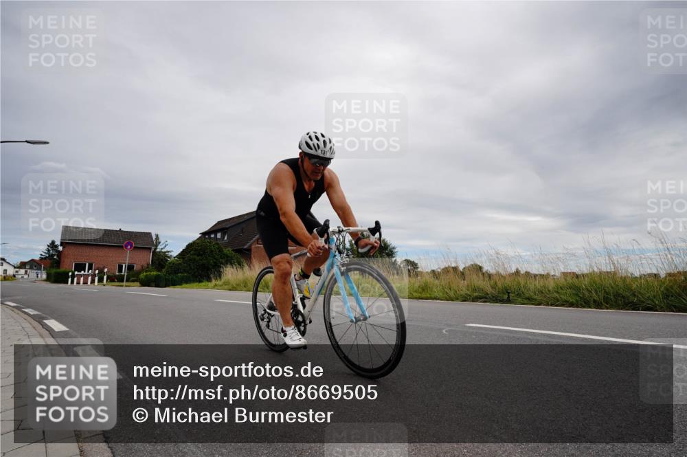 31.08.2025 - Elbe Triathlon Hamburg Michael Burmester http://msf.ph/oto/8669505 31.08.2025 14:21:02 Radfahren 131, 150, 161 meine-sportfotos.de