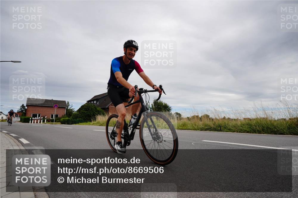 31.08.2025 - Elbe Triathlon Hamburg Michael Burmester http://msf.ph/oto/8669506 31.08.2025 14:21:06 Radfahren 150, 161 meine-sportfotos.de