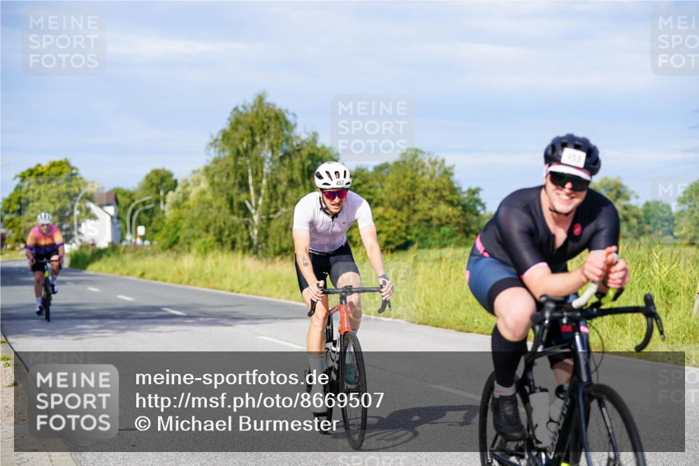 31.08.2025 - Elbe Triathlon Hamburg Michael Burmester http://msf.ph/oto/8669507 31.08.2025 09:53:12 Radfahren 405, 453, 457, 503, 540, 704 meine-sportfotos.de