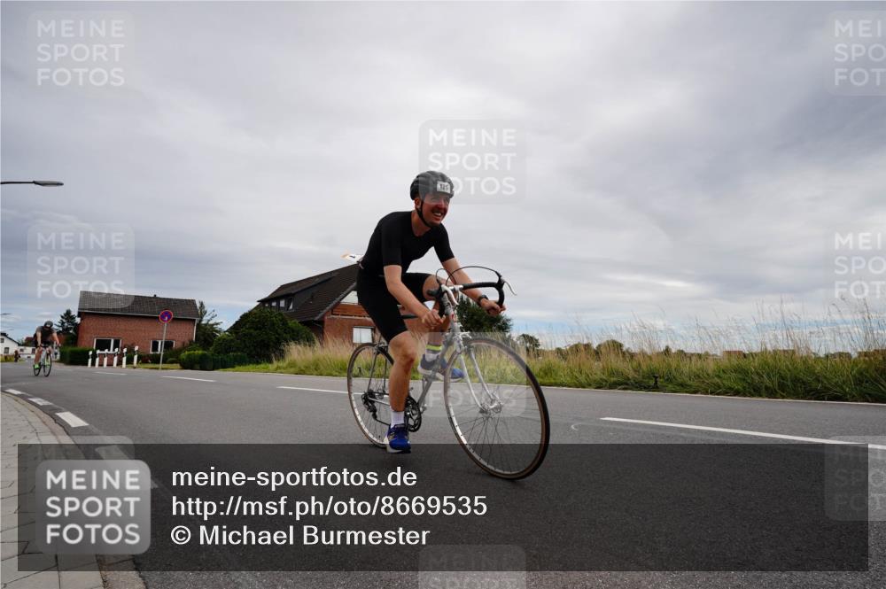 31.08.2025 - Elbe Triathlon Hamburg Michael Burmester http://msf.ph/oto/8669535 31.08.2025 14:22:23 Radfahren 125, 146 meine-sportfotos.de