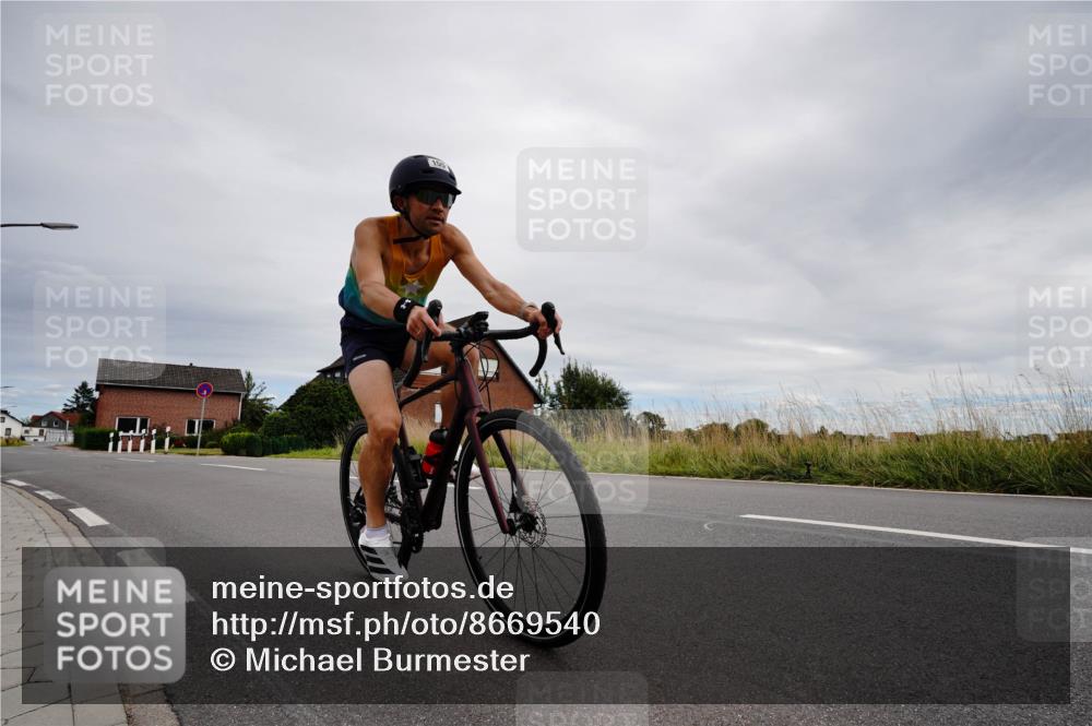 31.08.2025 - Elbe Triathlon Hamburg Michael Burmester http://msf.ph/oto/8669540 31.08.2025 14:22:31 Radfahren 155 meine-sportfotos.de