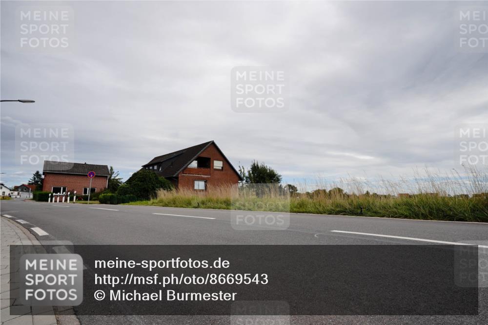 31.08.2025 - Elbe Triathlon Hamburg Michael Burmester http://msf.ph/oto/8669543 31.08.2025 14:23:26 Radfahren  meine-sportfotos.de