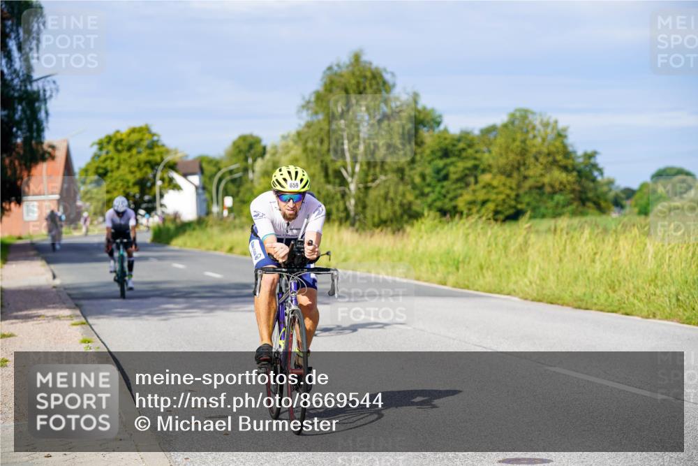 31.08.2025 - Elbe Triathlon Hamburg Michael Burmester http://msf.ph/oto/8669544 31.08.2025 09:53:23 Radfahren 304, 472, 593, 659, 900 meine-sportfotos.de