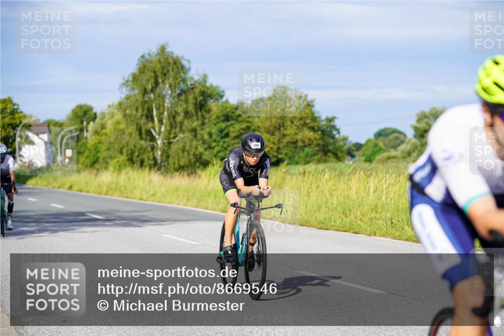 31.08.2025 - Elbe Triathlon Hamburg Michael Burmester http://msf.ph/oto/8669546 31.08.2025 09:53:24 Radfahren 472, 593, 659, 900, 925 meine-sportfotos.de