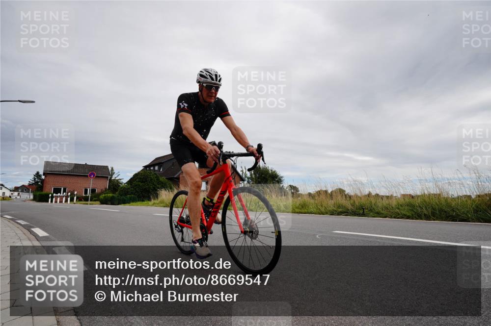 31.08.2025 - Elbe Triathlon Hamburg Michael Burmester http://msf.ph/oto/8669547 31.08.2025 14:23:53 Radfahren 154 meine-sportfotos.de