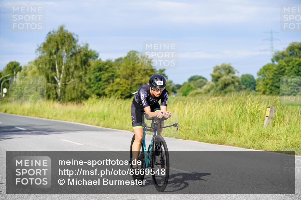 31.08.2025 - Elbe Triathlon Hamburg Michael Burmester http://msf.ph/oto/8669548 31.08.2025 09:53:24 Radfahren 472, 593, 659, 900, 925 meine-sportfotos.de