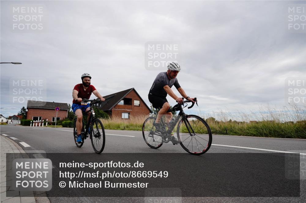 31.08.2025 - Elbe Triathlon Hamburg Michael Burmester http://msf.ph/oto/8669549 31.08.2025 14:25:00 Radfahren 126, 158 meine-sportfotos.de