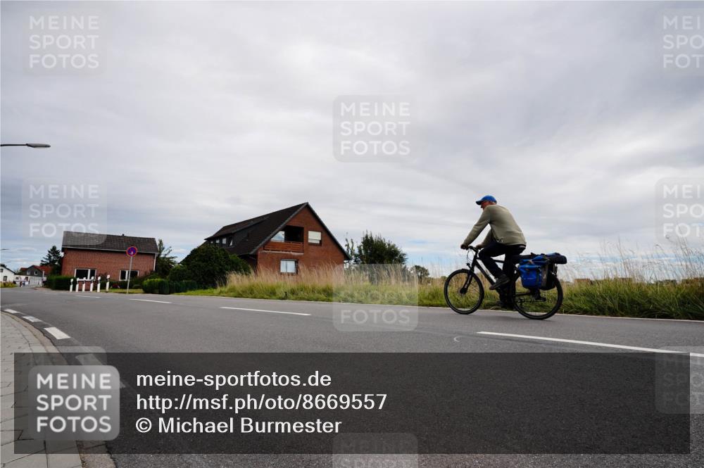 31.08.2025 - Elbe Triathlon Hamburg Michael Burmester http://msf.ph/oto/8669557 31.08.2025 14:25:38 Radfahren  meine-sportfotos.de