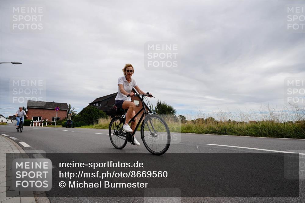 31.08.2025 - Elbe Triathlon Hamburg Michael Burmester http://msf.ph/oto/8669560 31.08.2025 14:25:57 Radfahren  meine-sportfotos.de