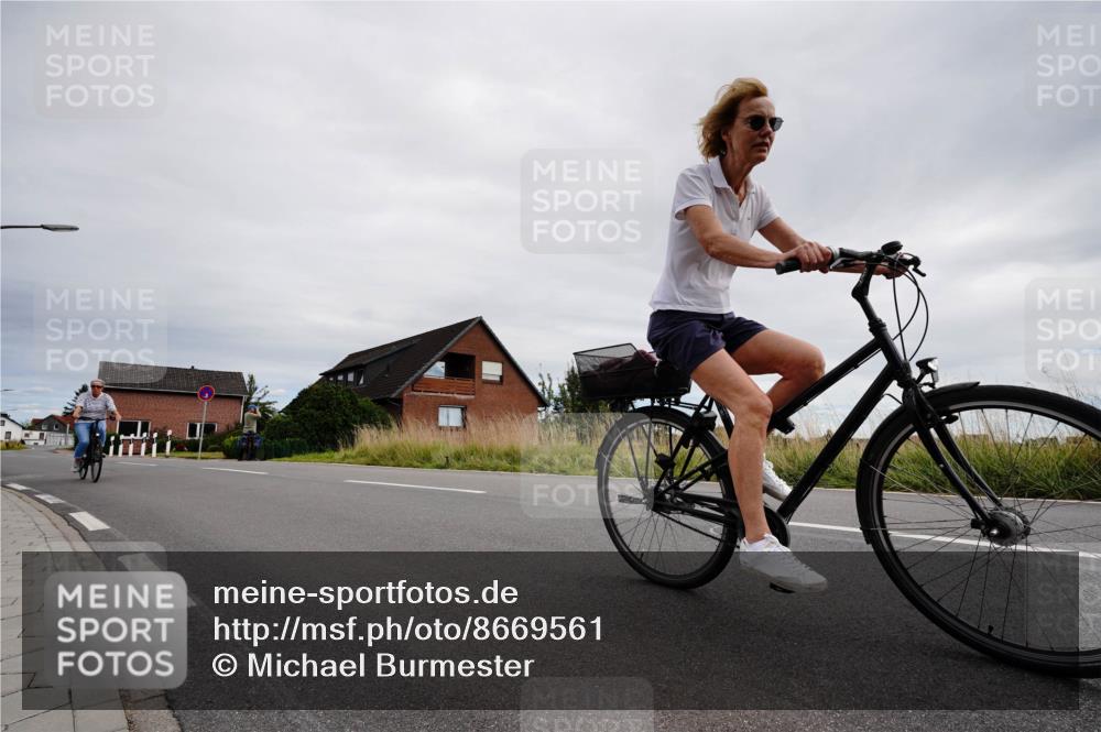 31.08.2025 - Elbe Triathlon Hamburg Michael Burmester http://msf.ph/oto/8669561 31.08.2025 14:25:57 Radfahren  meine-sportfotos.de