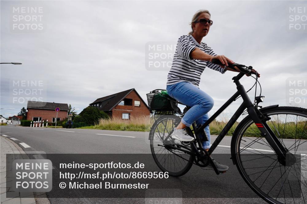 31.08.2025 - Elbe Triathlon Hamburg Michael Burmester http://msf.ph/oto/8669566 31.08.2025 14:26:00 Radfahren  meine-sportfotos.de