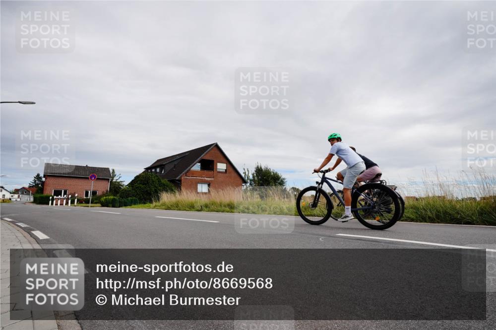 31.08.2025 - Elbe Triathlon Hamburg Michael Burmester http://msf.ph/oto/8669568 31.08.2025 14:28:32 Radfahren  meine-sportfotos.de