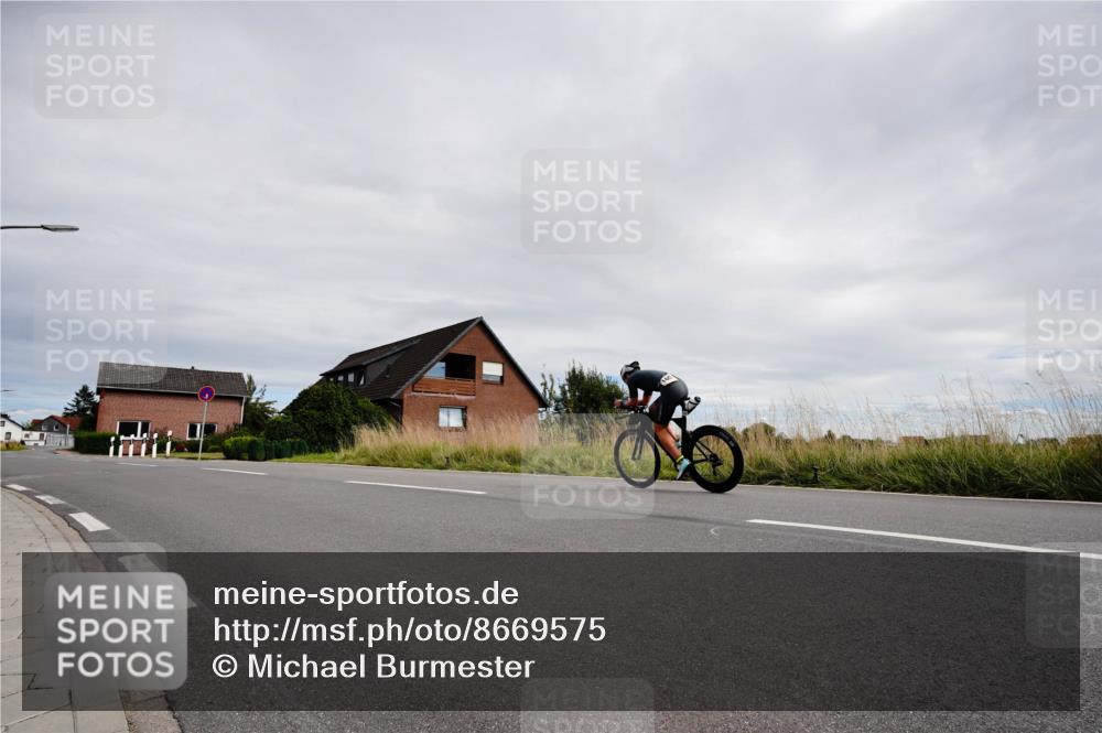 31.08.2025 - Elbe Triathlon Hamburg Michael Burmester http://msf.ph/oto/8669575 31.08.2025 14:30:32 Radfahren  meine-sportfotos.de