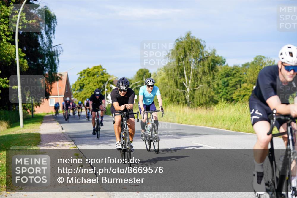 31.08.2025 - Elbe Triathlon Hamburg Michael Burmester http://msf.ph/oto/8669576 31.08.2025 09:53:33 Radfahren 391, 481, 524, 549, 574, 639, 724, 768, 925 meine-sportfotos.de