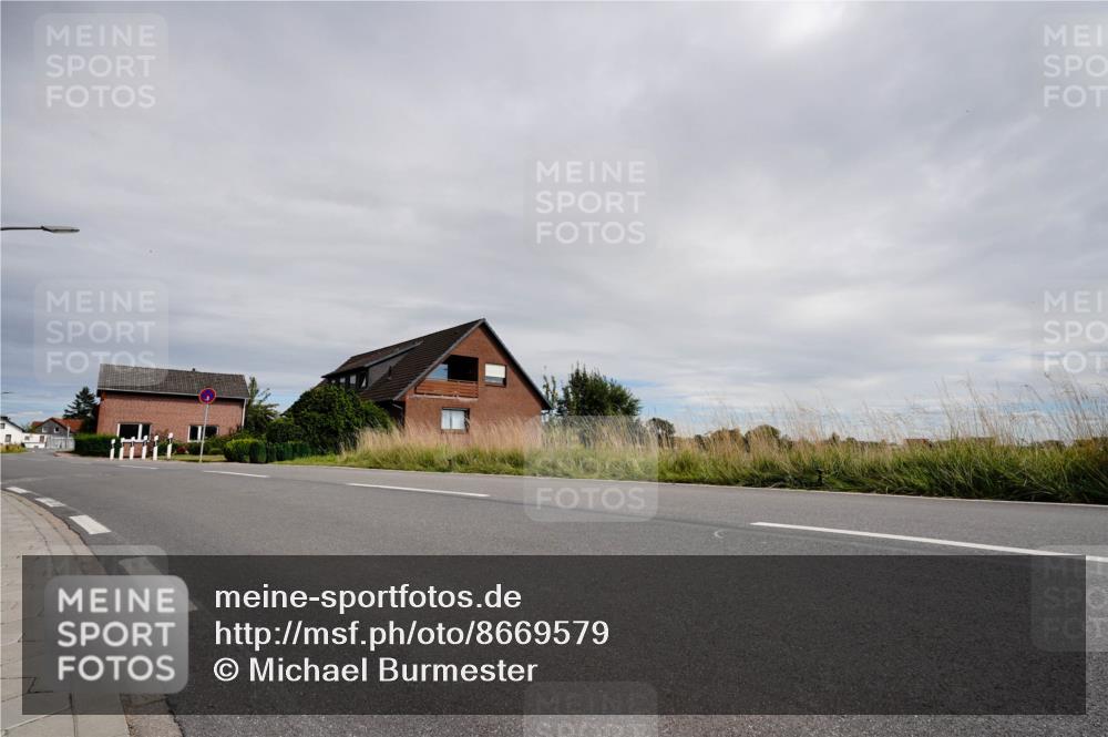 31.08.2025 - Elbe Triathlon Hamburg Michael Burmester http://msf.ph/oto/8669579 31.08.2025 14:31:28 Radfahren  meine-sportfotos.de