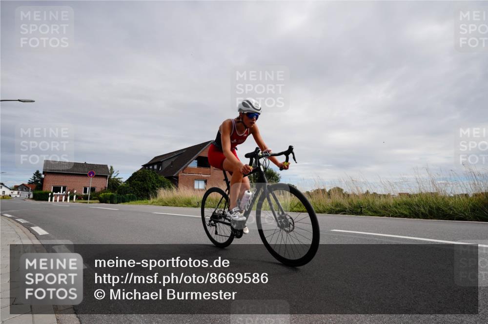 31.08.2025 - Elbe Triathlon Hamburg Michael Burmester http://msf.ph/oto/8669586 31.08.2025 14:33:17 Radfahren 153 meine-sportfotos.de