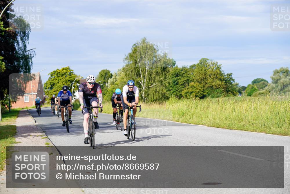 31.08.2025 - Elbe Triathlon Hamburg Michael Burmester http://msf.ph/oto/8669587 31.08.2025 09:53:38 Radfahren 379, 391, 478, 481, 483, 524, 724, 768, 922 meine-sportfotos.de