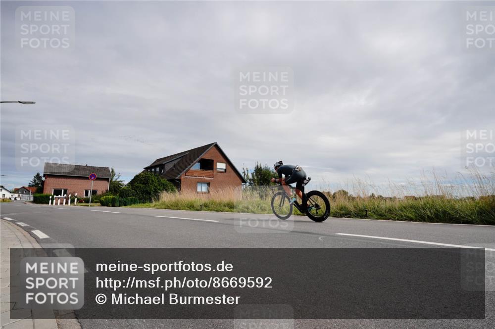 31.08.2025 - Elbe Triathlon Hamburg Michael Burmester http://msf.ph/oto/8669592 31.08.2025 14:34:34 Radfahren  meine-sportfotos.de