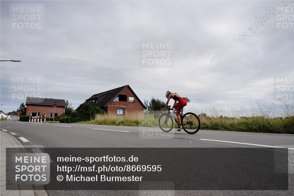 31.08.2025 - Elbe Triathlon Hamburg Michael Burmester http://msf.ph/oto/8669595 31.08.2025 14:35:17 Radfahren  meine-sportfotos.de