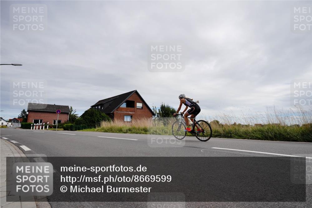 31.08.2025 - Elbe Triathlon Hamburg Michael Burmester http://msf.ph/oto/8669599 31.08.2025 14:36:15 Radfahren  meine-sportfotos.de