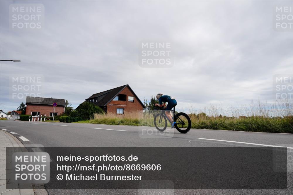 31.08.2025 - Elbe Triathlon Hamburg Michael Burmester http://msf.ph/oto/8669606 31.08.2025 14:37:14 Radfahren  meine-sportfotos.de