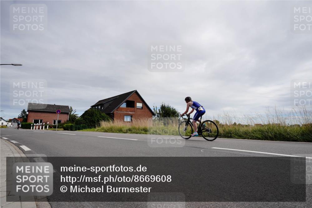 31.08.2025 - Elbe Triathlon Hamburg Michael Burmester http://msf.ph/oto/8669608 31.08.2025 14:37:17 Radfahren  meine-sportfotos.de