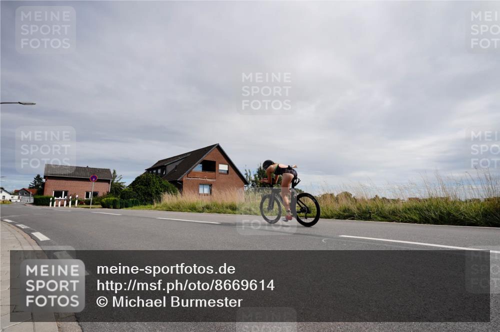 31.08.2025 - Elbe Triathlon Hamburg Michael Burmester http://msf.ph/oto/8669614 31.08.2025 14:38:18 Radfahren  meine-sportfotos.de