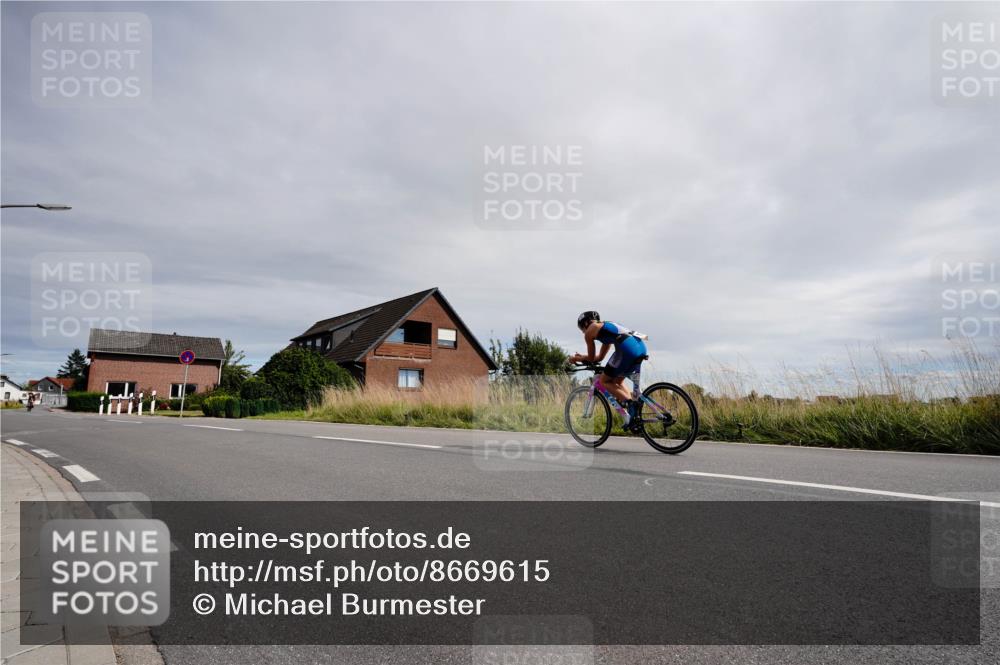 31.08.2025 - Elbe Triathlon Hamburg Michael Burmester http://msf.ph/oto/8669615 31.08.2025 14:38:22 Radfahren  meine-sportfotos.de