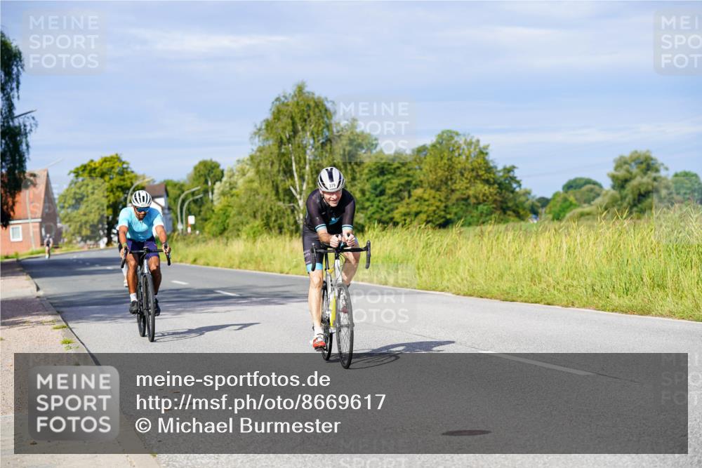 31.08.2025 - Elbe Triathlon Hamburg Michael Burmester http://msf.ph/oto/8669617 31.08.2025 09:53:44 Radfahren 379, 478, 483, 645, 922 meine-sportfotos.de