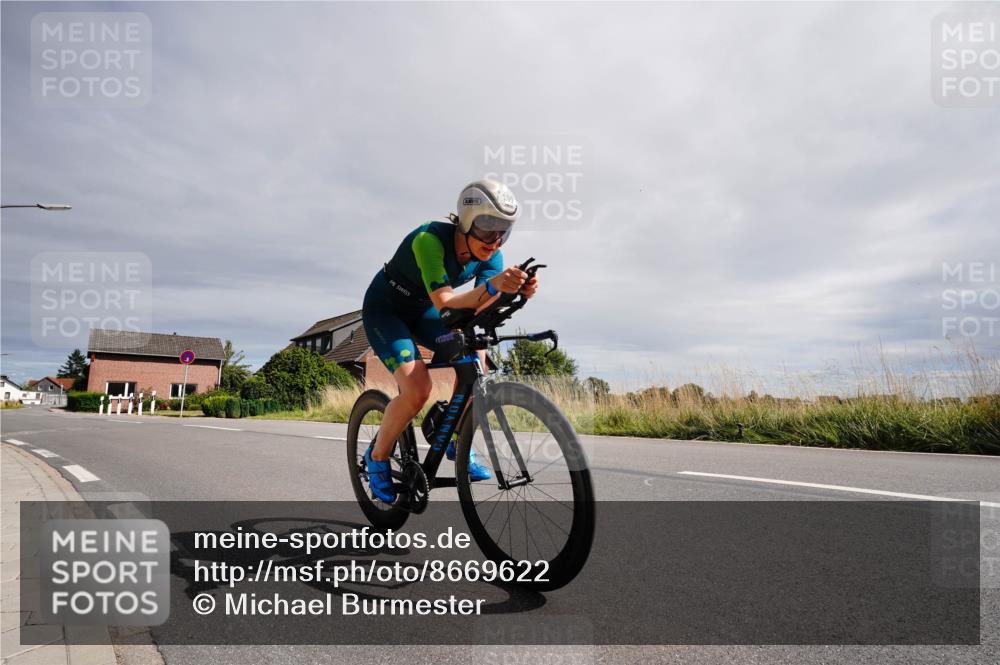 31.08.2025 - Elbe Triathlon Hamburg Michael Burmester http://msf.ph/oto/8669622 31.08.2025 14:39:32 Radfahren  meine-sportfotos.de