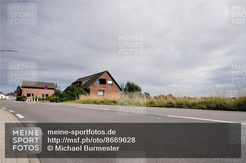 31.08.2025 - Elbe Triathlon Hamburg Michael Burmester http://msf.ph/oto/8669628 31.08.2025 14:39:54 Radfahren 122, 144 meine-sportfotos.de