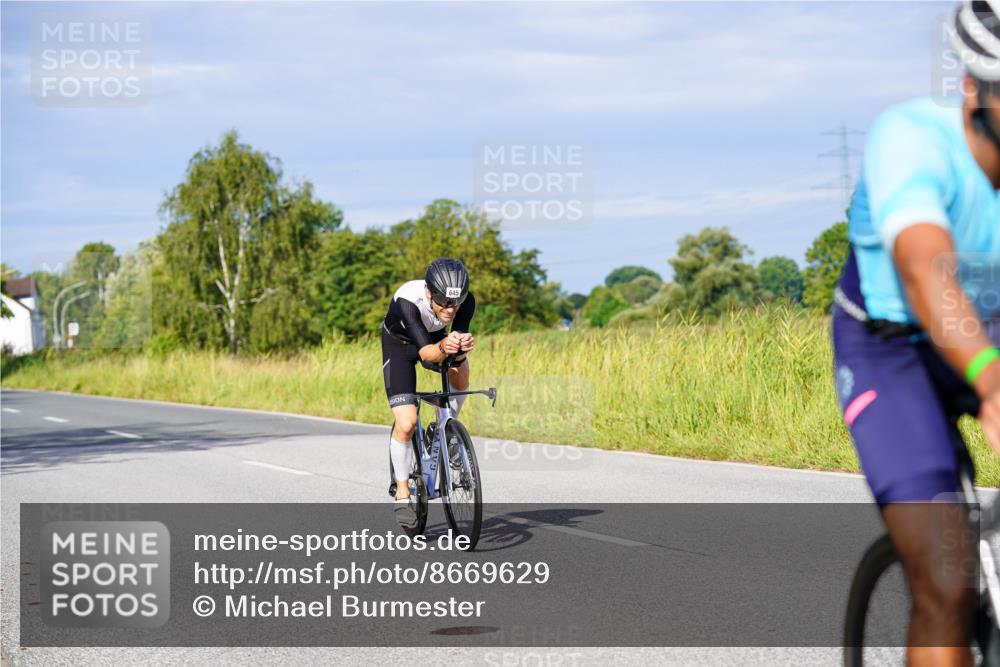 31.08.2025 - Elbe Triathlon Hamburg Michael Burmester http://msf.ph/oto/8669629 31.08.2025 09:53:46 Radfahren 379, 483, 645 meine-sportfotos.de