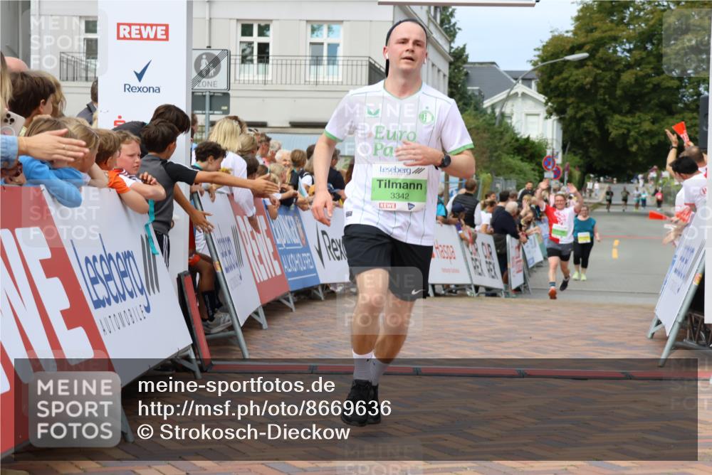 31.08.2025 - 21. Blankeneser Heldenlauf Strokosch-Dieckow http://msf.ph/oto/8669636 31.08.2025 10:55:01 Ziel 3342, 3614, 3615, 3283, 3395, 3525 meine-sportfotos.de