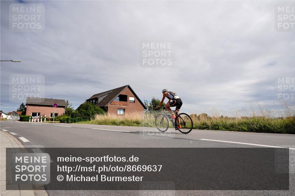 31.08.2025 - Elbe Triathlon Hamburg Michael Burmester http://msf.ph/oto/8669637 31.08.2025 14:40:35 Radfahren  meine-sportfotos.de
