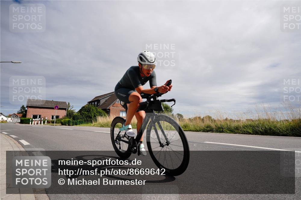 31.08.2025 - Elbe Triathlon Hamburg Michael Burmester http://msf.ph/oto/8669642 31.08.2025 14:40:51 Radfahren  meine-sportfotos.de
