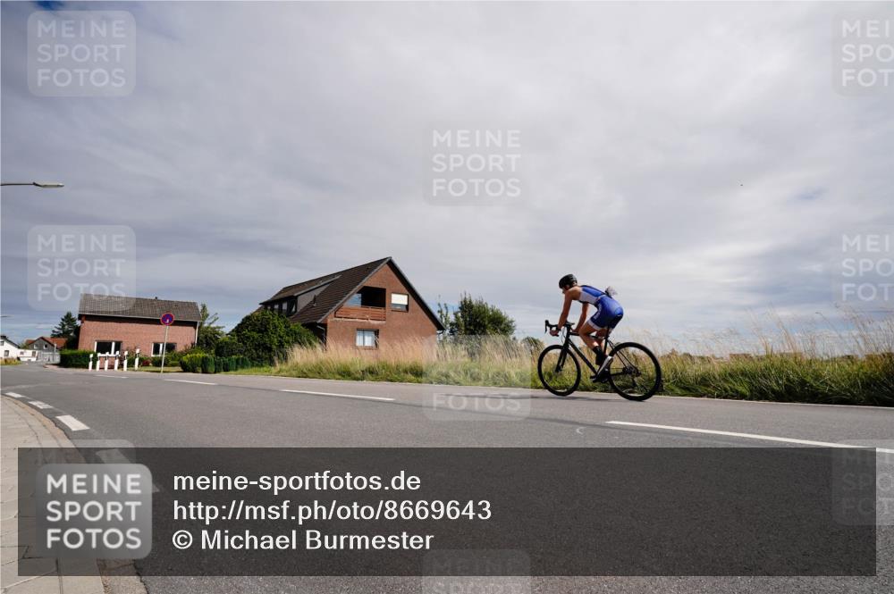 31.08.2025 - Elbe Triathlon Hamburg Michael Burmester http://msf.ph/oto/8669643 31.08.2025 14:41:03 Radfahren 137 meine-sportfotos.de