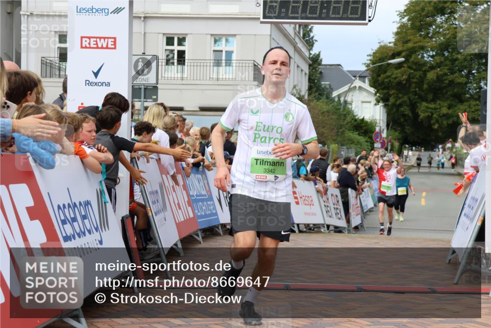31.08.2025 - 21. Blankeneser Heldenlauf Strokosch-Dieckow http://msf.ph/oto/8669647 31.08.2025 10:55:01 Ziel 3342, 3614, 3615, 3283, 3395, 3525 meine-sportfotos.de