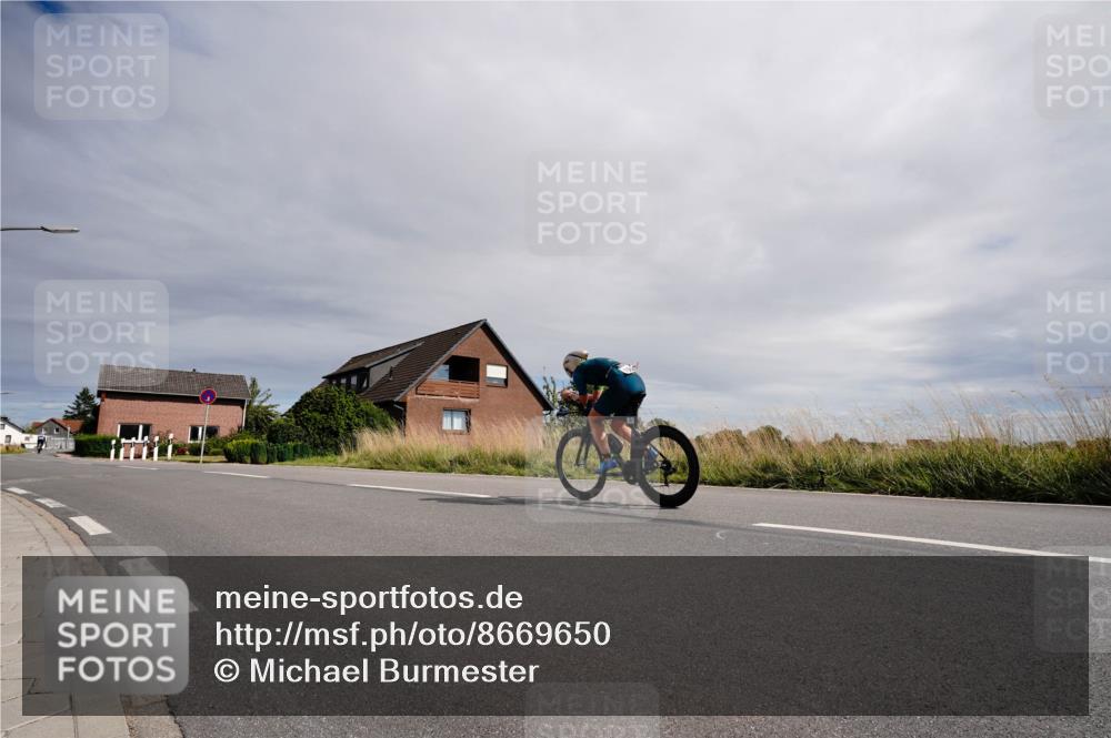 31.08.2025 - Elbe Triathlon Hamburg Michael Burmester http://msf.ph/oto/8669650 31.08.2025 14:41:21 Radfahren 159 meine-sportfotos.de