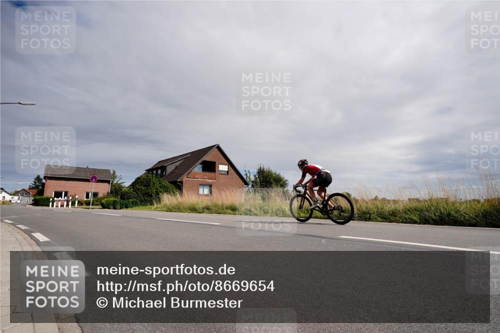 31.08.2025 - Elbe Triathlon Hamburg Michael Burmester http://msf.ph/oto/8669654 31.08.2025 14:41:35 Radfahren  meine-sportfotos.de