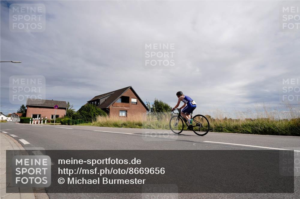 31.08.2025 - Elbe Triathlon Hamburg Michael Burmester http://msf.ph/oto/8669656 31.08.2025 14:42:15 Radfahren  meine-sportfotos.de