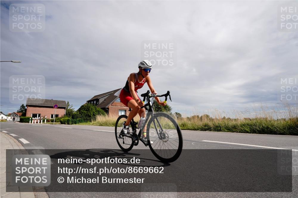 31.08.2025 - Elbe Triathlon Hamburg Michael Burmester http://msf.ph/oto/8669662 31.08.2025 14:42:32 Radfahren  meine-sportfotos.de