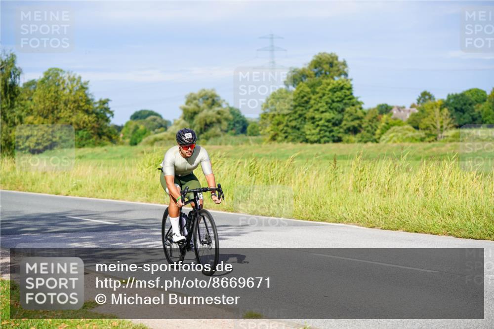 31.08.2025 - Elbe Triathlon Hamburg Michael Burmester http://msf.ph/oto/8669671 31.08.2025 09:54:26 Radfahren 434, 525, 548, 653, 662, 725 meine-sportfotos.de