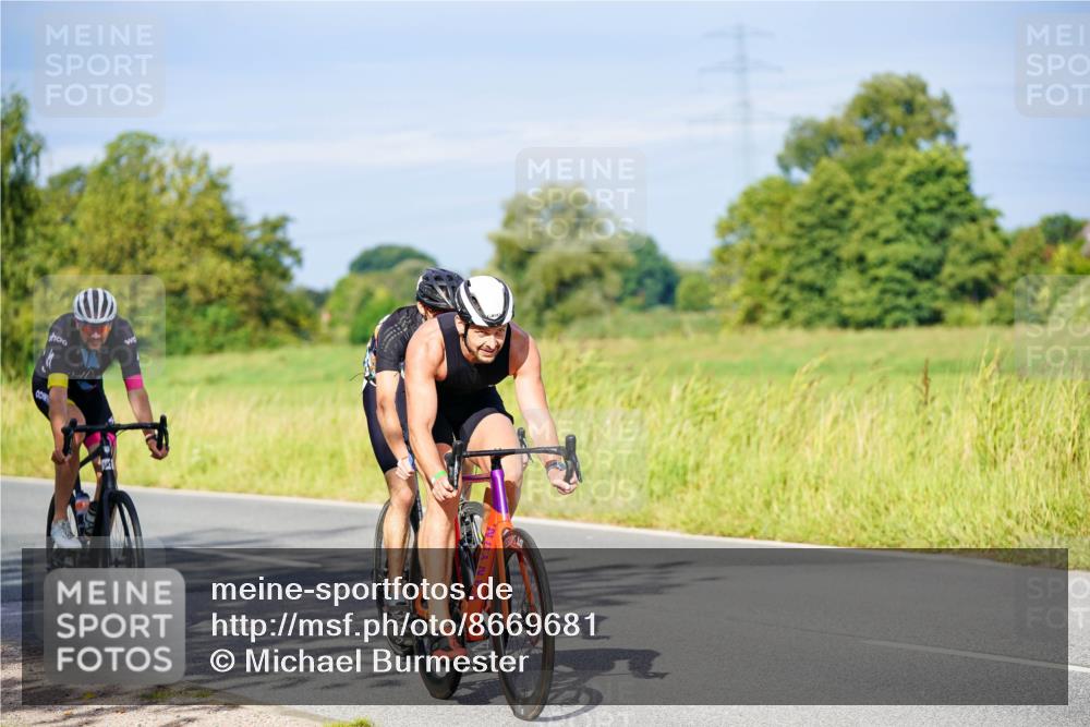 31.08.2025 - Elbe Triathlon Hamburg Michael Burmester http://msf.ph/oto/8669681 31.08.2025 09:54:31 Radfahren 548, 653, 662 meine-sportfotos.de