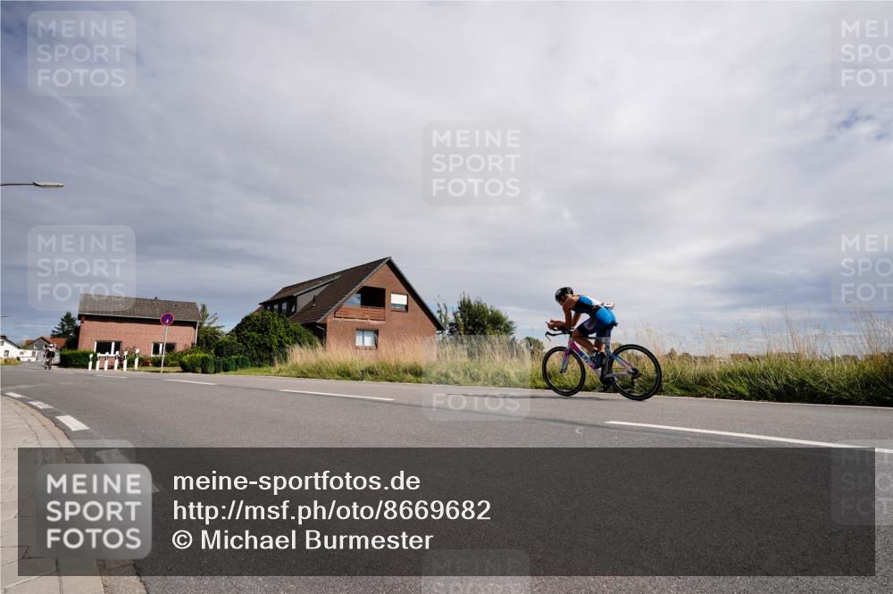 31.08.2025 - Elbe Triathlon Hamburg Michael Burmester http://msf.ph/oto/8669682 31.08.2025 14:43:14 Radfahren  meine-sportfotos.de